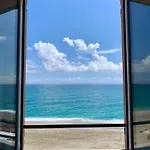Affacciati Al Mare