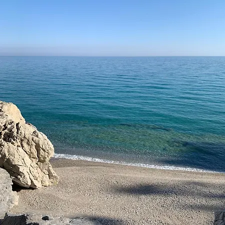 Affacciati Al Mare