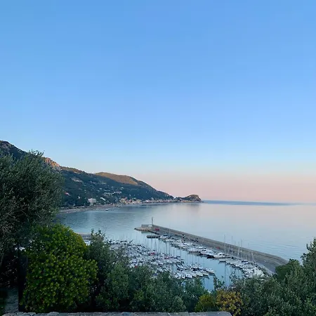 Affacciati Al Mare * Finale Ligure