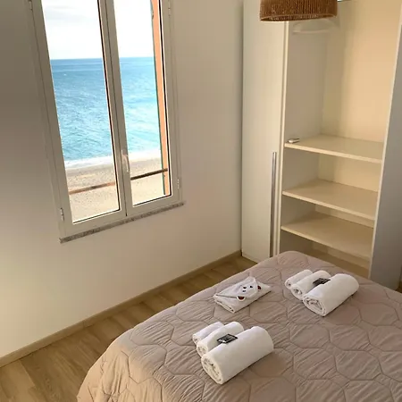 Affacciati Al Mare *