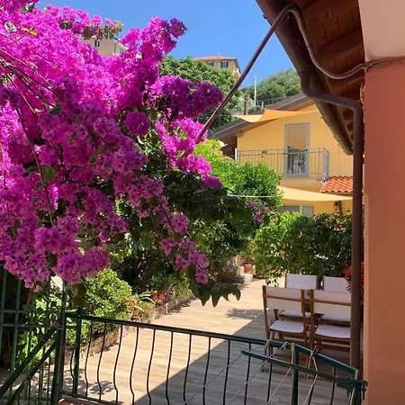 Affacciati Al Mare Finale Ligure