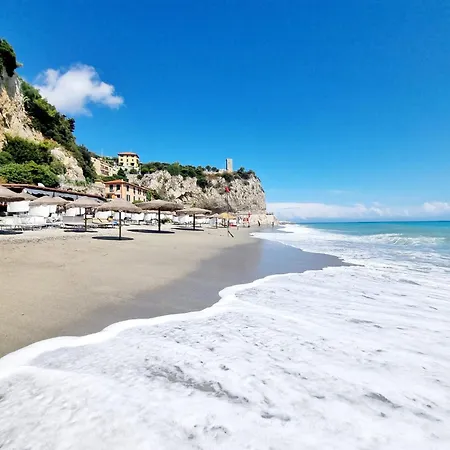 Affacciati Al Mare